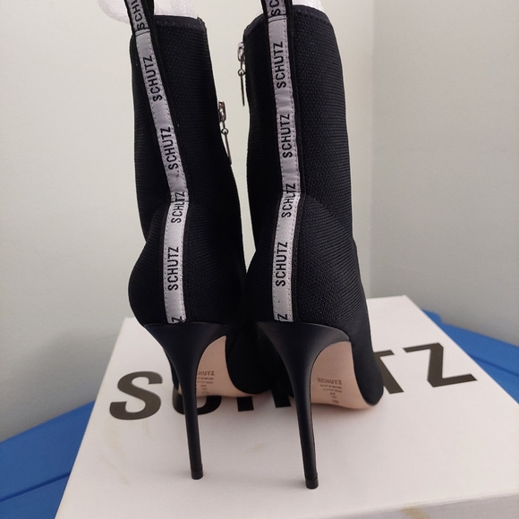 Booties size 8 ladies - Picture 3 of 4